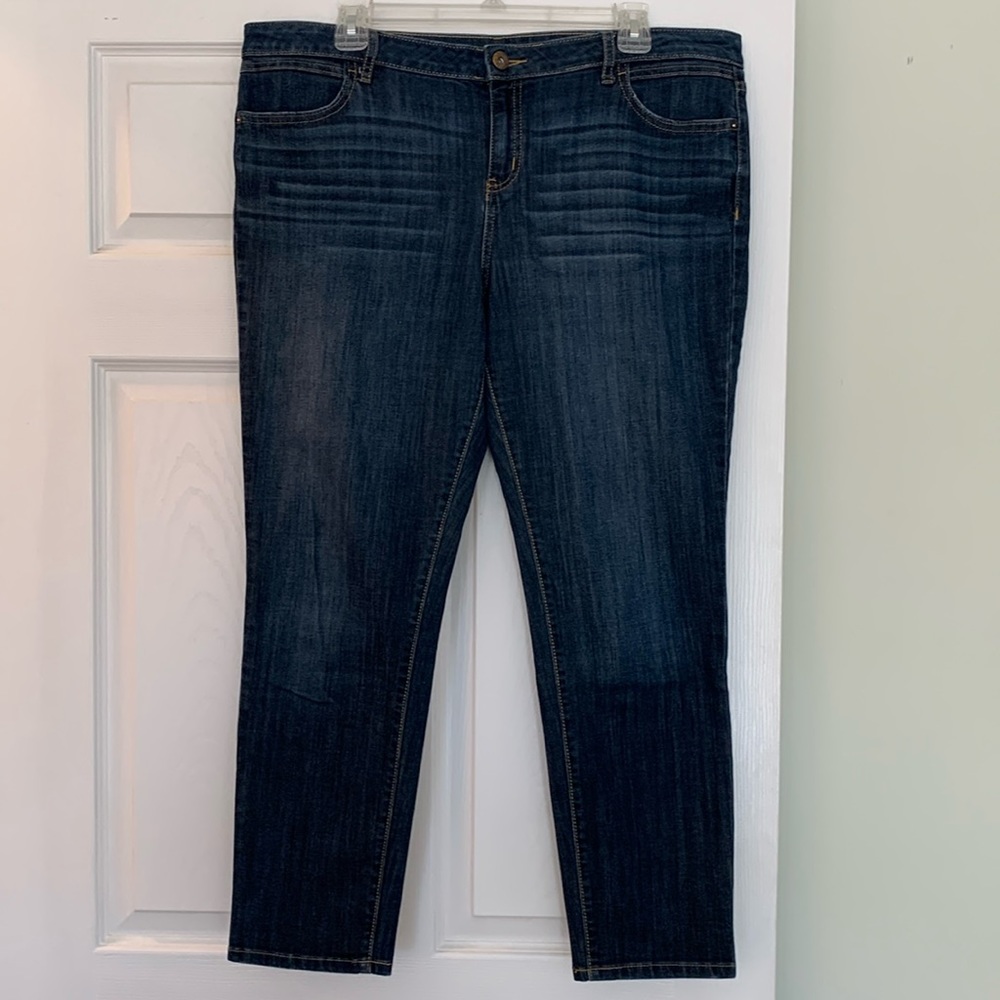 Simply Vera Vera Wang Straight Leg Jeans 14S